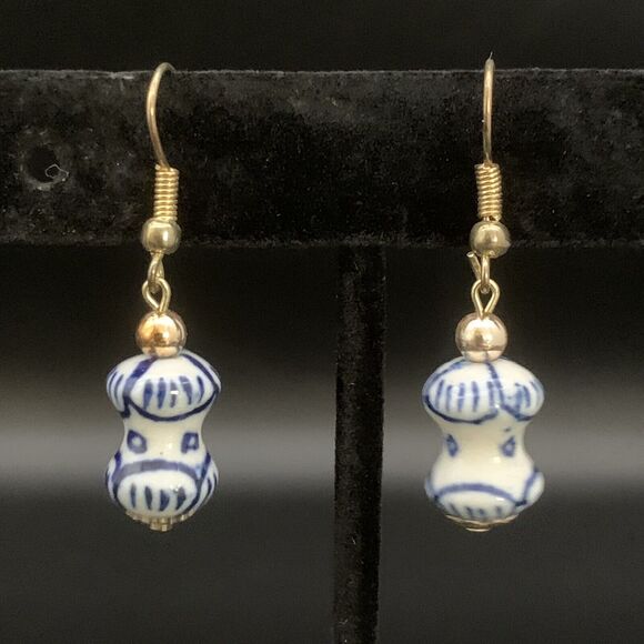 Vintage Jewelry - Vintage Chinoiserie Dangle Drop Earrings Blue White Porcelain Beads
